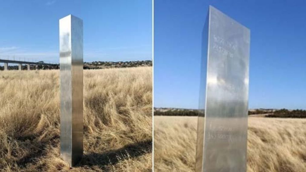 Apareció un nuevo monolito en Australia, pero esta vez con coordenadas crípticas.