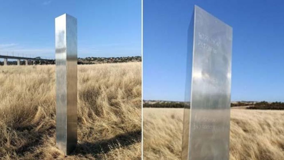 Apareci� un nuevo monolito en Australia, pero esta vez con coordenadas cr�pticas.