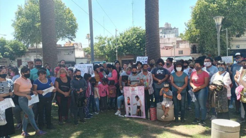 Familiares y amigos de la víctima reclamaban Justicia por la adolescente.