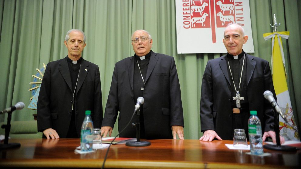El Episcopado definió una serie de acciones contra el aborto y envió una carta al Papa.
