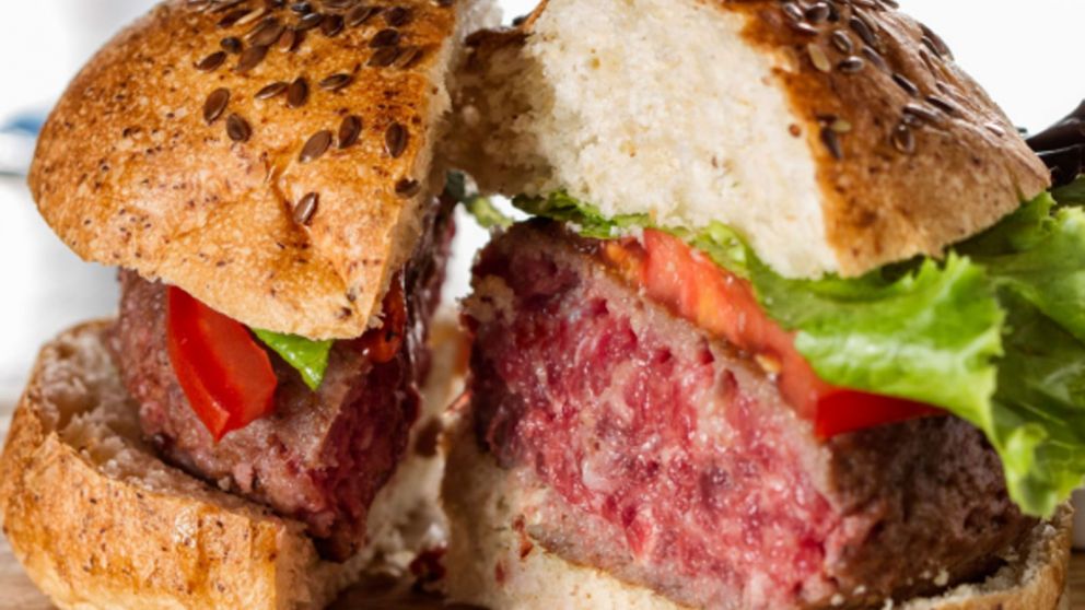 El Síndrome Urémico Hemolítico se contrae por el consumo de carne mal cocida portadora de una bacteria (Imagen Ilustrativa).