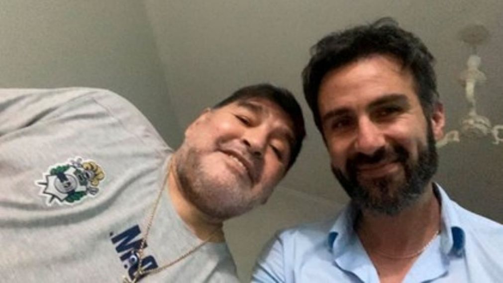 Leopoldo Luque, el neurocirujano que ven�a siguiendo la salud de Diego Armando Maradona y lo oper� en la Cl�nica Olivos.