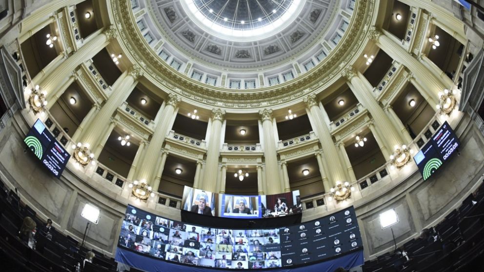 Los cálculos dan una pequeña ventaja en favor de la sanción de la Ley de Interrupción Voluntaria del Embarazo (Télam).