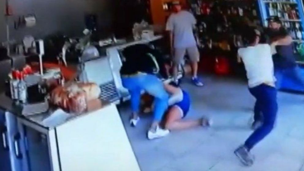 Las cámaras del lugar registraron el robo en el almacén de Pérez.