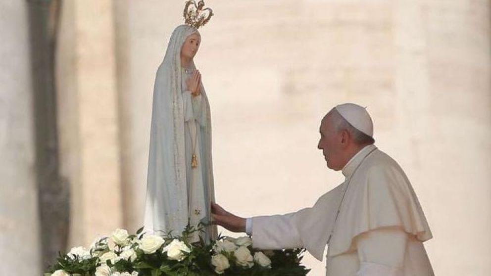 El Papa Francisco y la Virgen, una relación que no se quiebra.