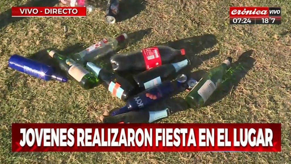 La zona amaneci� llena de botellas vac�as y algunos destrozos.