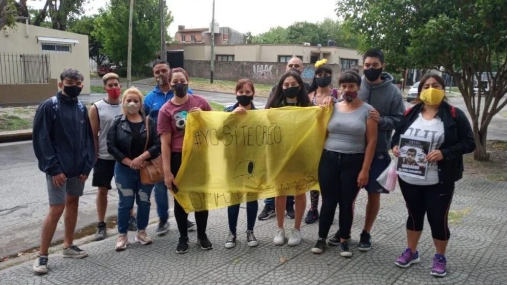 Los padres piden que el payaso sea detenido.
