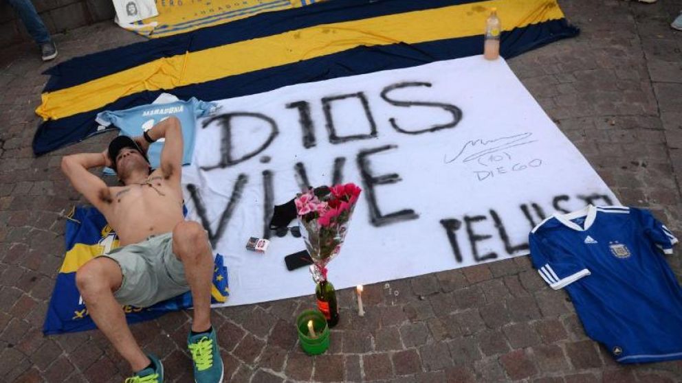 La Aprevide organiza un operativo especial para prevenir desbordes en el homenaje a Maradona. (Pérez Re- Crónica)