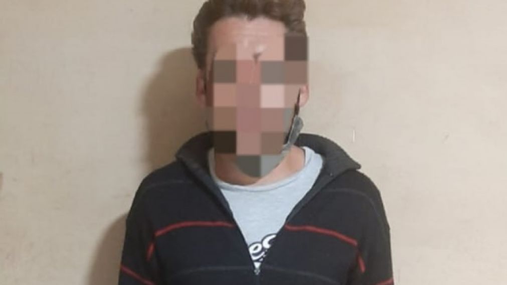 Este es el sujeto que está acusado del asesinato a golpes de David Alberto Costa, de 39 años.