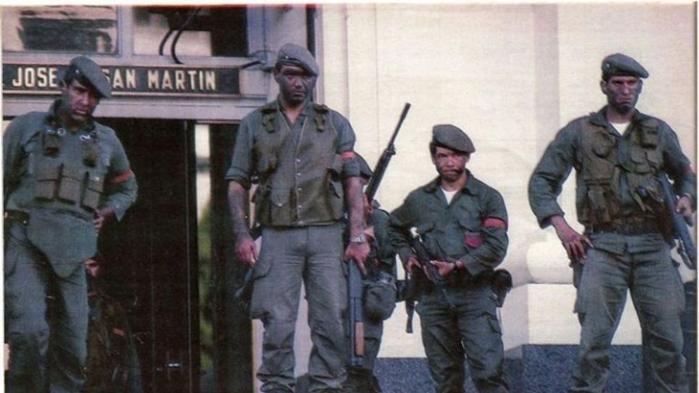 Sublevado en el Edificio Libertador, sede del comando del Ejercito.
