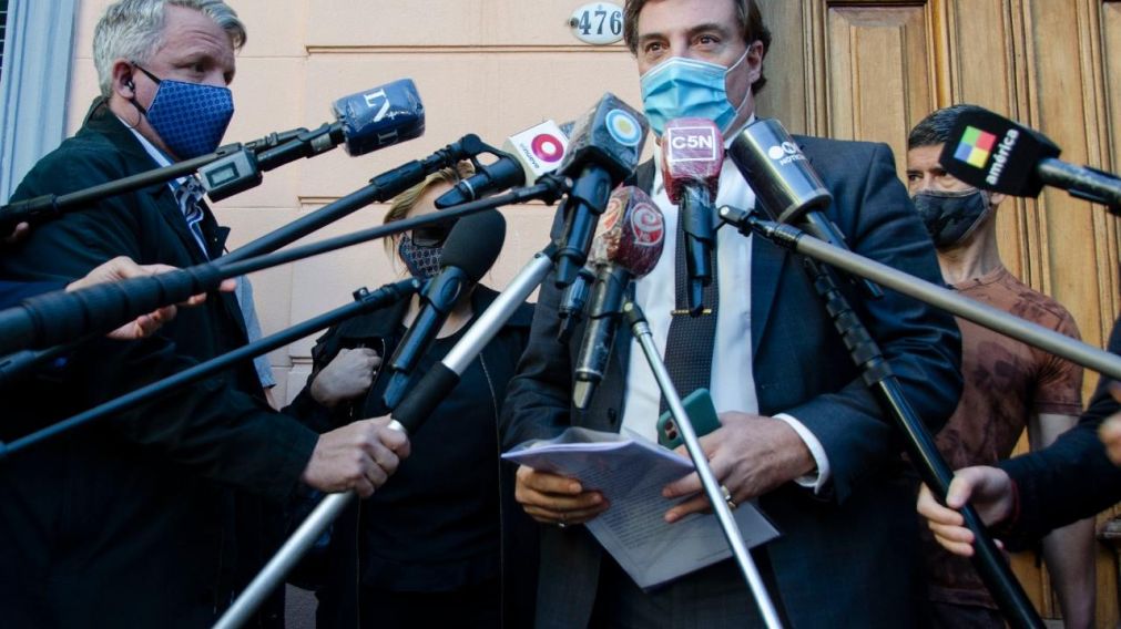 Abogado de "Dieguito" pide investigar a todos los médicos que atendieron a Maradona