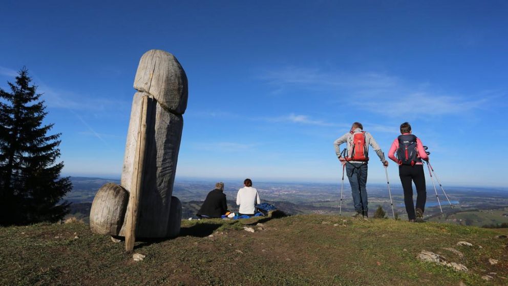 La estructura de madera mide casi dos metros y es un ícono de la montaña de Grünten.