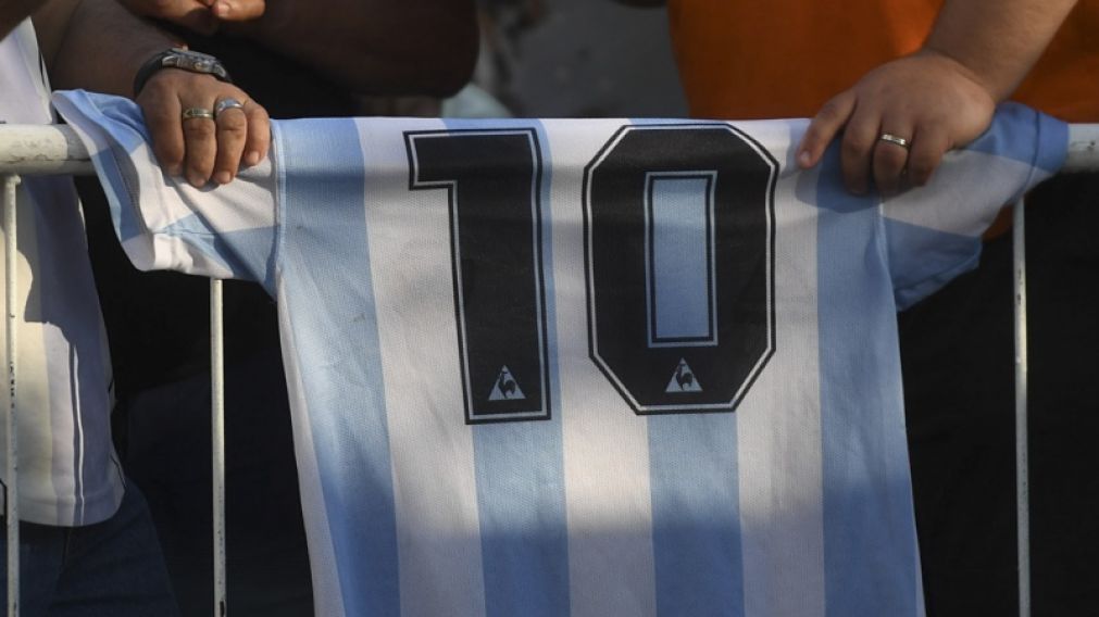 Diego lució el emblemático '10' en la Selección, Argentinos Juniors, Boca Juniors, Barcelona, Napoli, Sevilla y Newell's (Télam/Archivo).