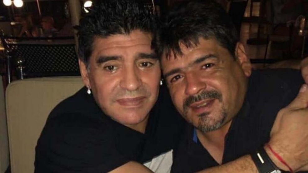 Es el más chico de los Maradona, y vive hace años en Europa.