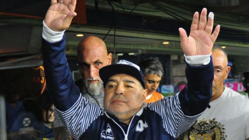 Timberos y maradonianos: el Diez tuvo su homenaje en las agencias. (Nahuel Ventura-Crónica)