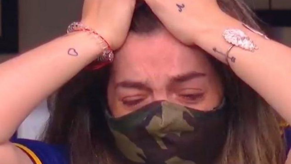 Las l�grimas de Dalma Maradona, la emoci�n de todo en la Bombonera. (Captura video)