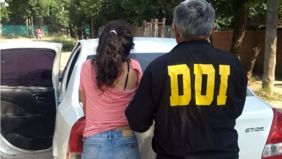 La acusada fue sorprendida mientras se hallaba escondida en la vivienda de una de sus amigas.