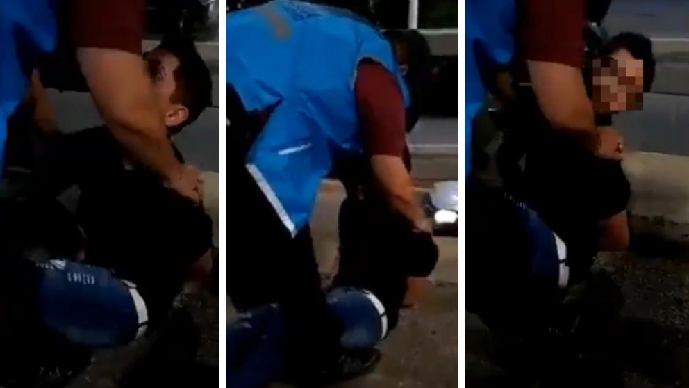 Así era retenido el adolescente que provocó el vuelco de la camioneta. Hay una mujer de 68 años en grave estado (Captura).
