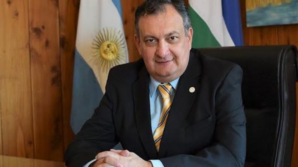 El intendente de San Carlos de Bariloche, Gustavo Gennuso, confirmó que tiene coronavirus.