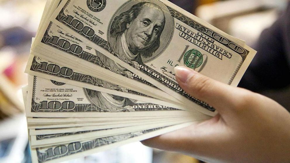 Todas las miradas estarán puestas en el dólar que el viernes logró perforar los $150.
