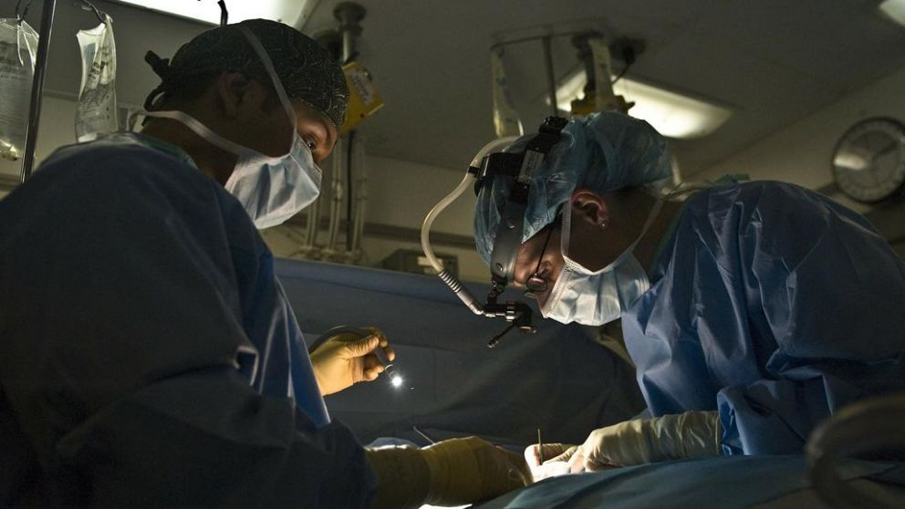 Sorpresa de los médicos en el quirófano (Imagen ilustrativa).