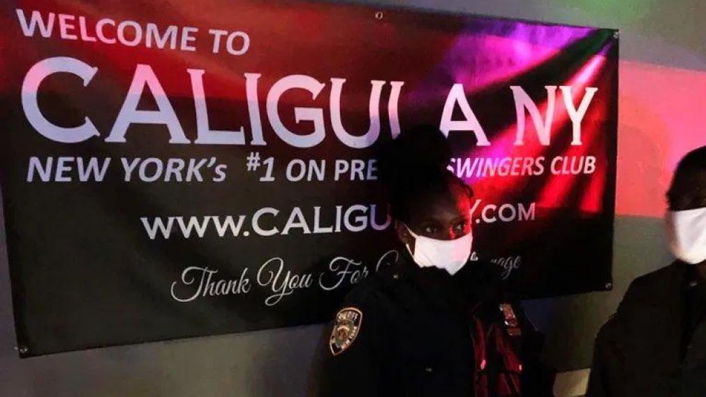 Dicen que en "Calígula" se abrían las puertas al infierno (New York Post).