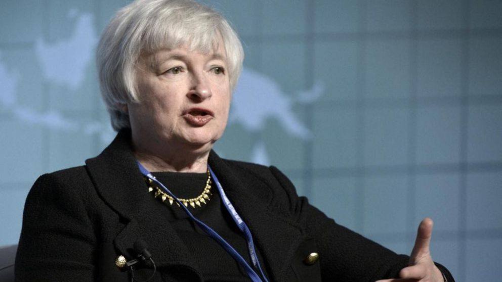 Yellen también fue la primera mujer en encabezar la FED, entre 2014 y 2018.