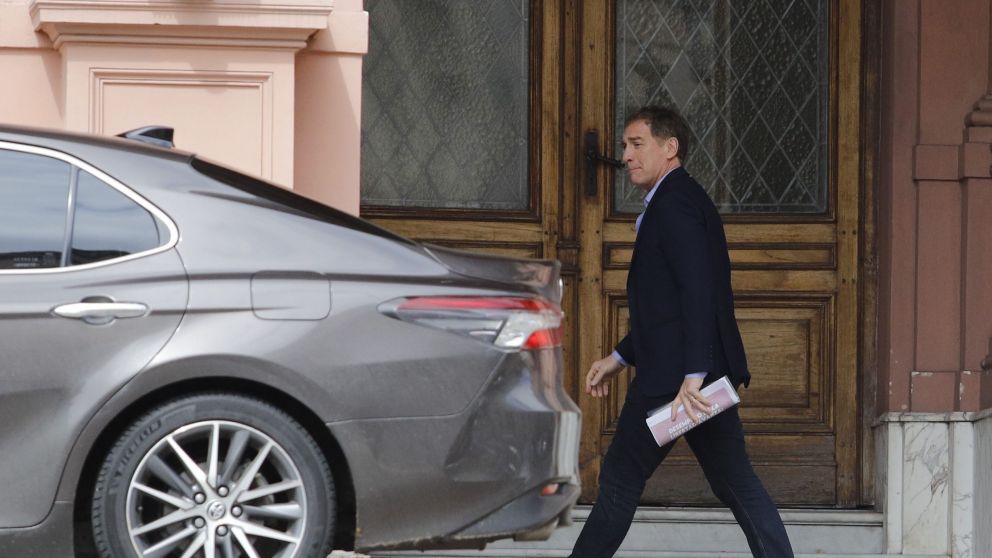 Diego Santilli lleva adelante las negociaciones con los gobernadores (NA).