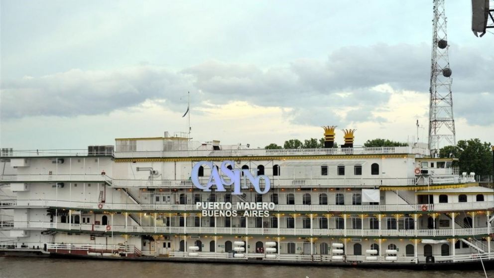 El cuerpo del hombre fue hallado flotando en el río, en la zona de La Boca y cerca del Casino Buenos Aires (Archivo).