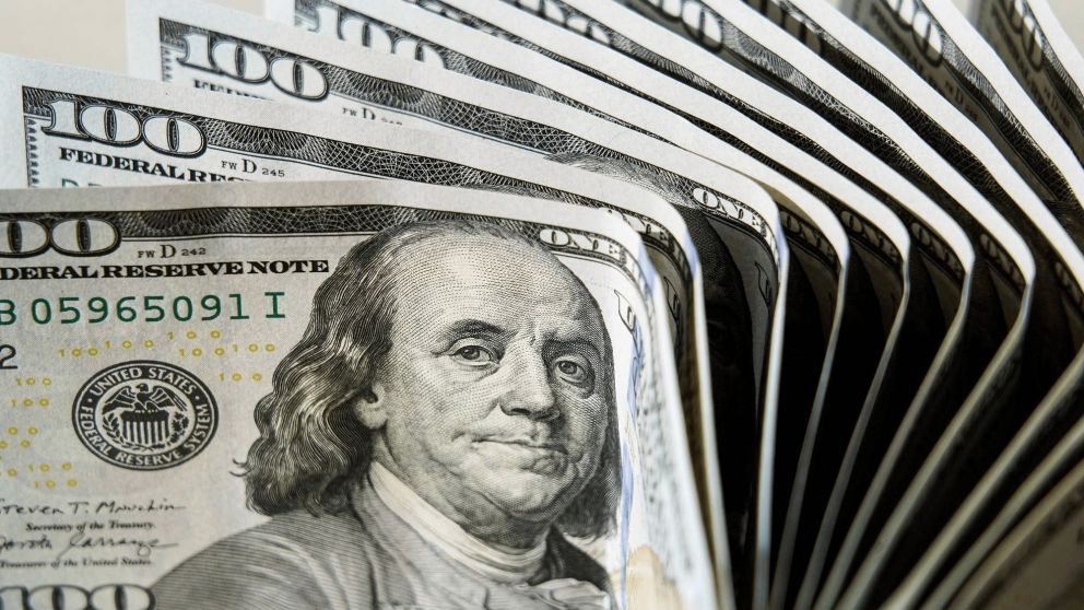 Dólar hoy: ¿A cuánto cotizan el oficial y el blue?