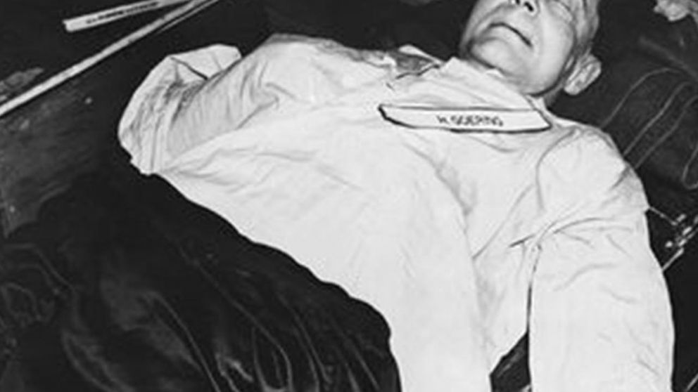 GOERING PREFIRIÓ EL SUICIDIO CON CIANURO ANTES QUE LA HORCA.