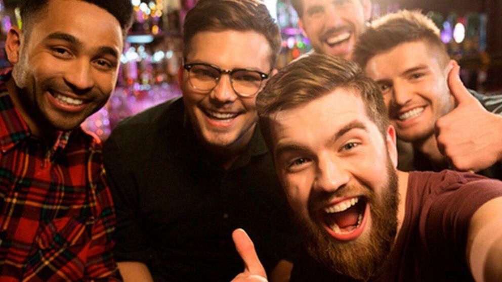 Para algunos hombres, noviembre es "Movember", mes en el que se acostumbra no afeitarse.