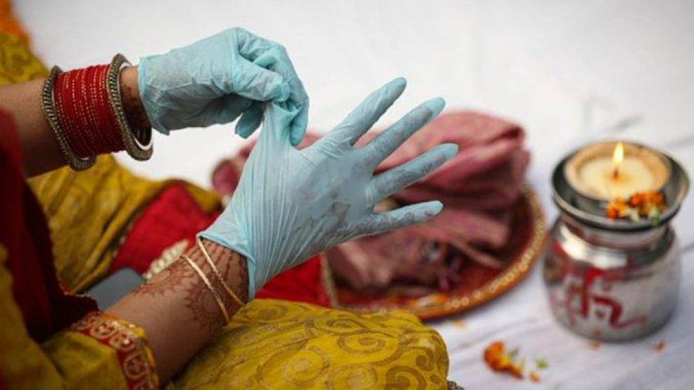 El episodio causó indignación en la India (Twitter)