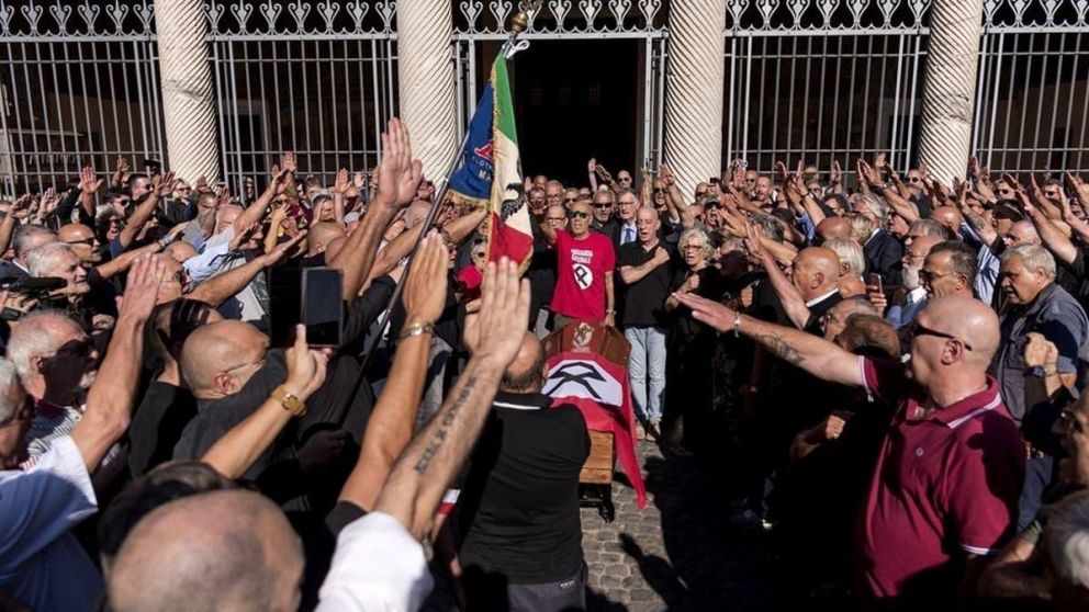 Grupos extremistas y terroristas desinformaron a la gente para expandir sus acciones.