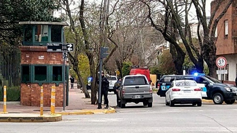 El atacante vive en Florida y es paciente de un servicio de salud mental.
