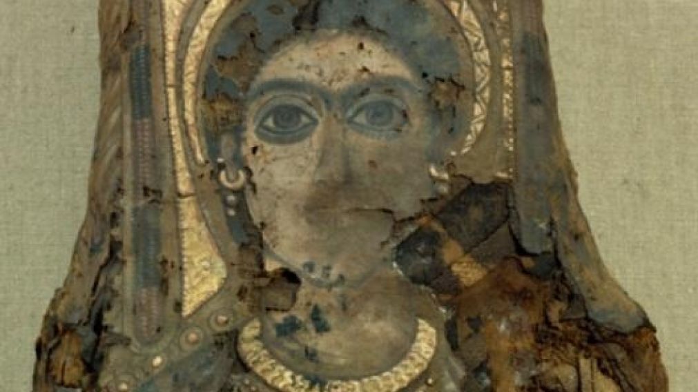 El hallazgo de la momia con órganos en Egipto fue realizado por un grupo de arqueólogos.