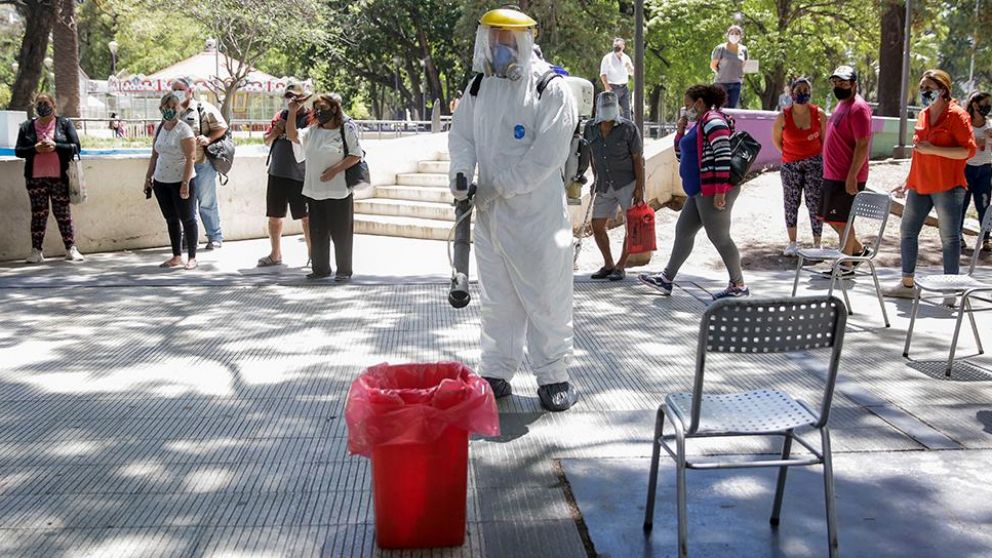 La mutación cepa del coronavirus se propaga 10 veces más rápido que la original