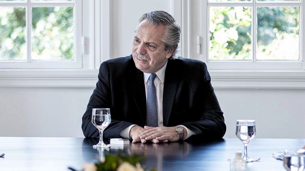 Alberto Fernández dio negativo en el test de coronavirus, pero está aislado por haber sido contacto estrecho de Gustavo Beliz (Télam).