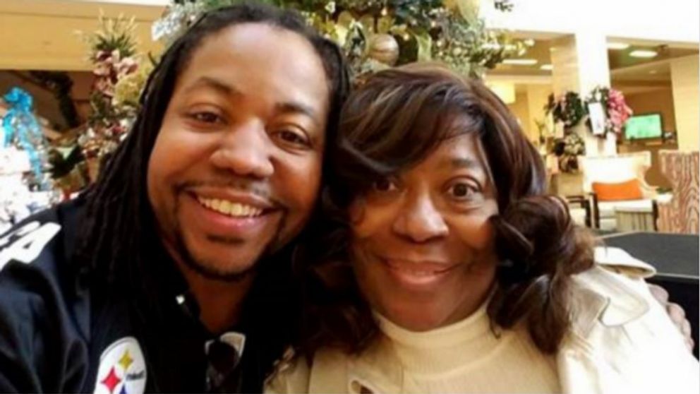 El joven quiso regalarle su riñón a su mamá pero algo falló.