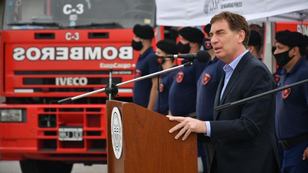 Santilli, D�Alessandro y Moriconi encabezaron acto por la jura de Fidelidad a la Bandera Nacional de los Aspirantes a Bomberos de la Ciudad.
