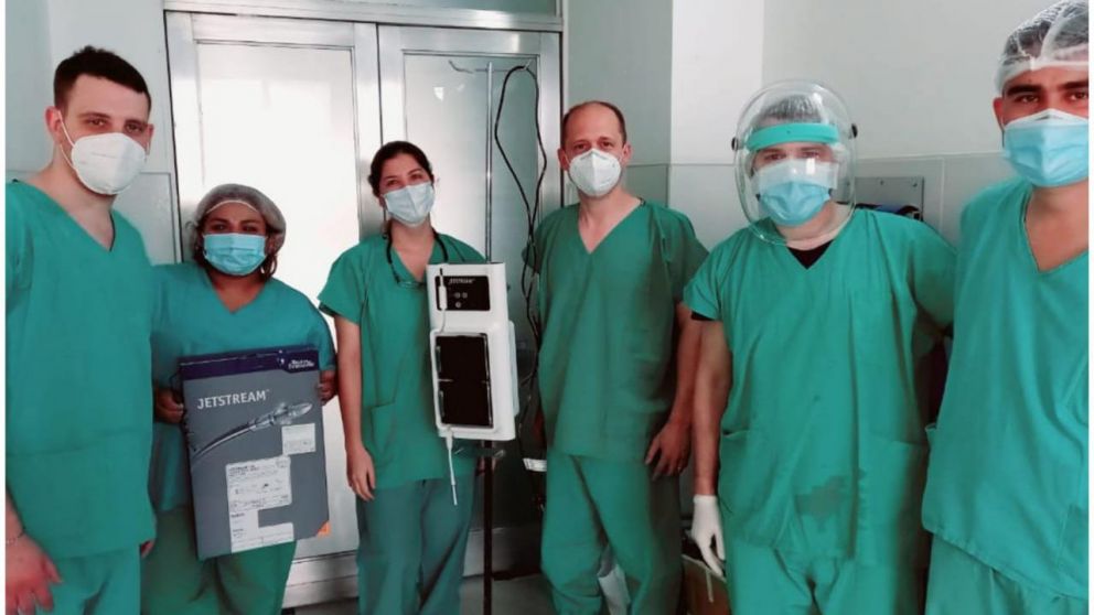 Un equipo conformado por seis profesionales realizó una novedosa intervención en la Clínica Santa Clara.