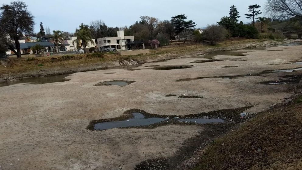 La Municipalidad de Villa Carlos Paz declaró la "emergencia hídrica" y el "alerta roja" que restringe el uso de agua potable..