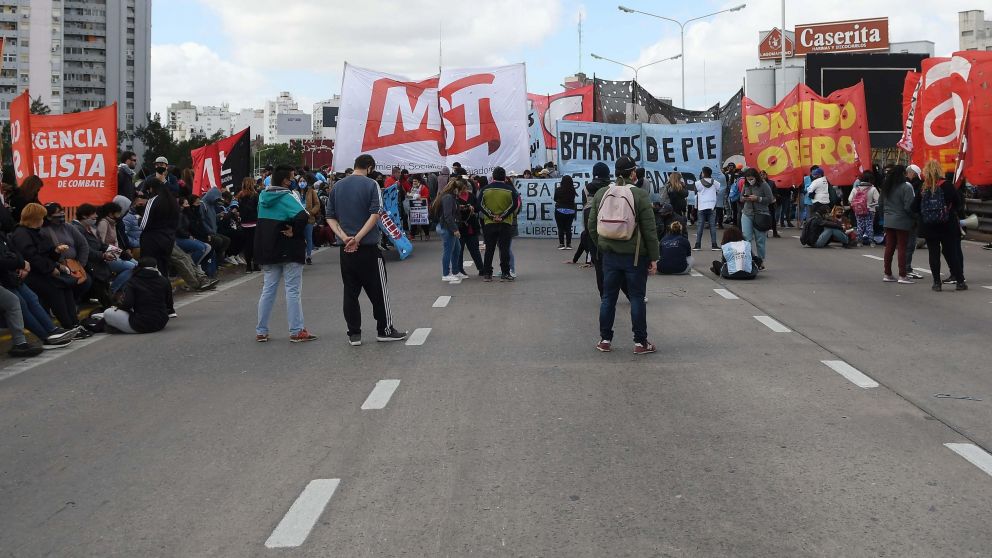 El emblemático puente Pueyrredón, uno de los puntos de concentración (Crónica/ Ruben Paredes)