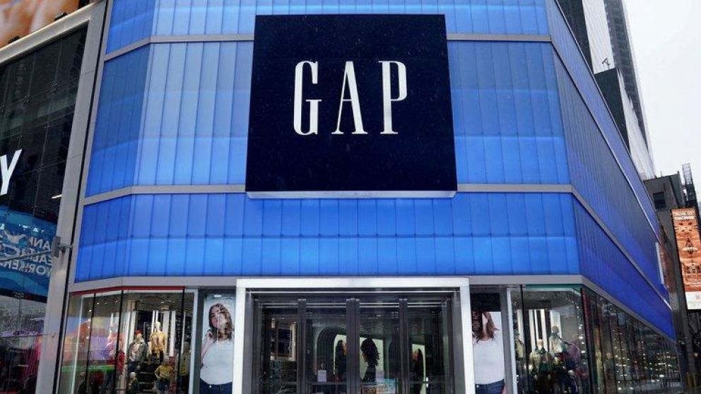 La marca de indumentaria más grande de Estados Unidos apuesta por el e-commerce argentino.