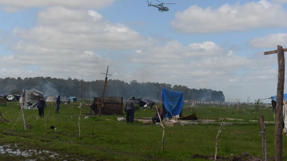 Custodian el predio de Guernica para evitar nuevas ocupaciones (Hernán Nersesián/Crónica)