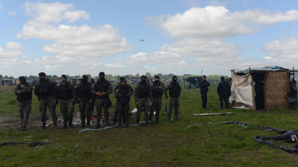 Hubo enfrentamientos entre afectivos y manifestantes con un saldo de 40 detenidos y varios policías contusionados (Hernán Nersesián/Crónica)