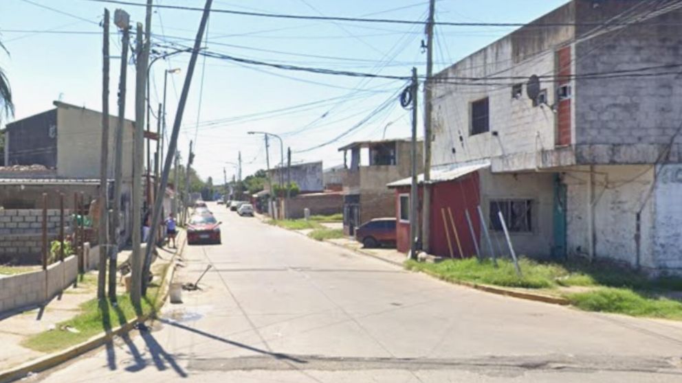 Acá, en este vecindario, se produjo la agresión a disparos.