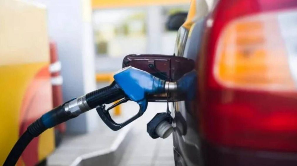 El Gobierno decidió prorrogar un nuevo aumento del impuestos a combustibles (Imagen ilustrativa).