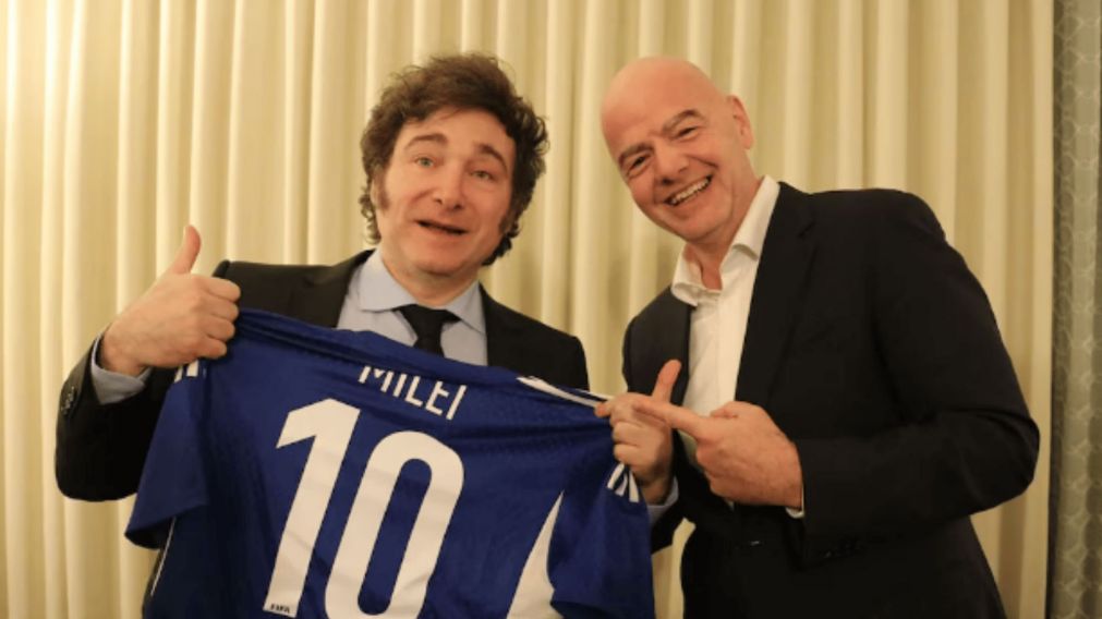 Javier Milei junto a Guianni Infantino.