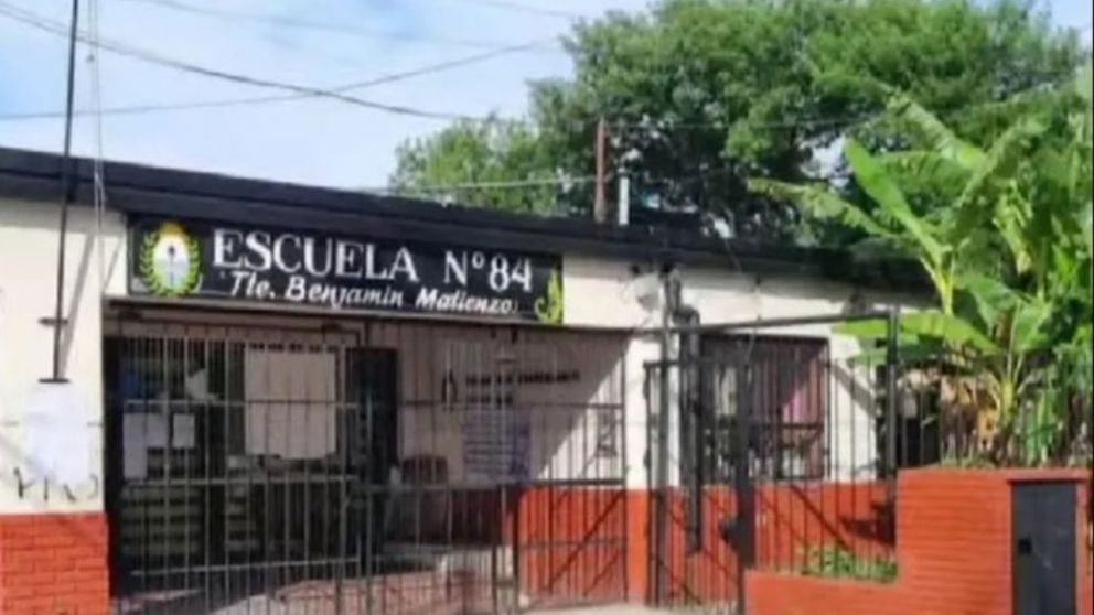 La votaci�n todav�a est� abierta y el debate sobre la violencia en la escuelas contin�a.